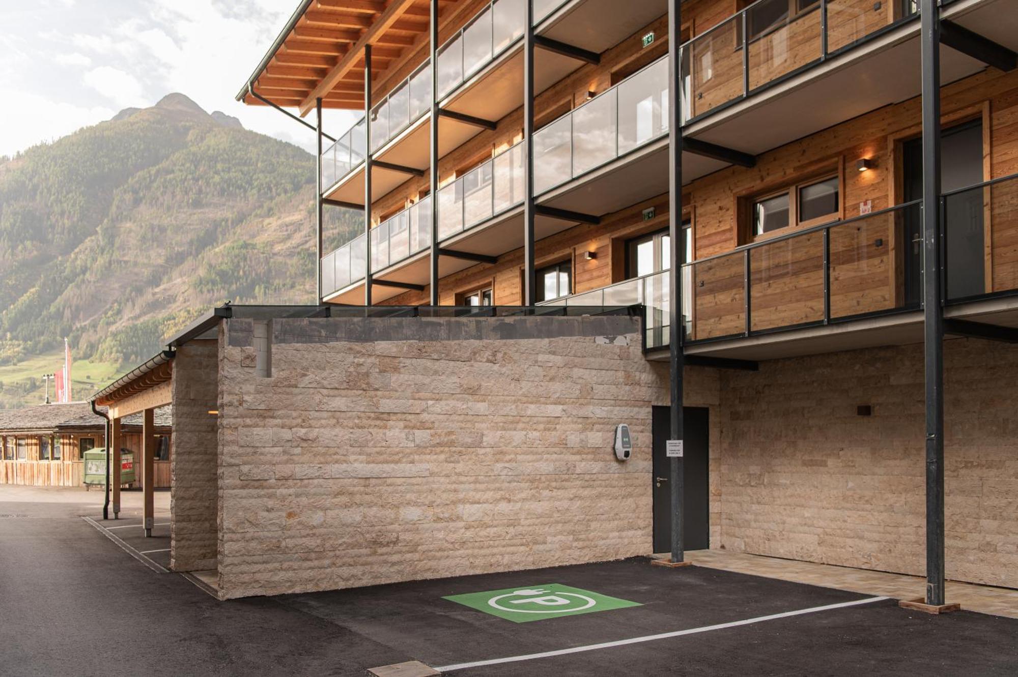 Alpenparks Montana Apartments Matrei in Osttirol Exterior photo