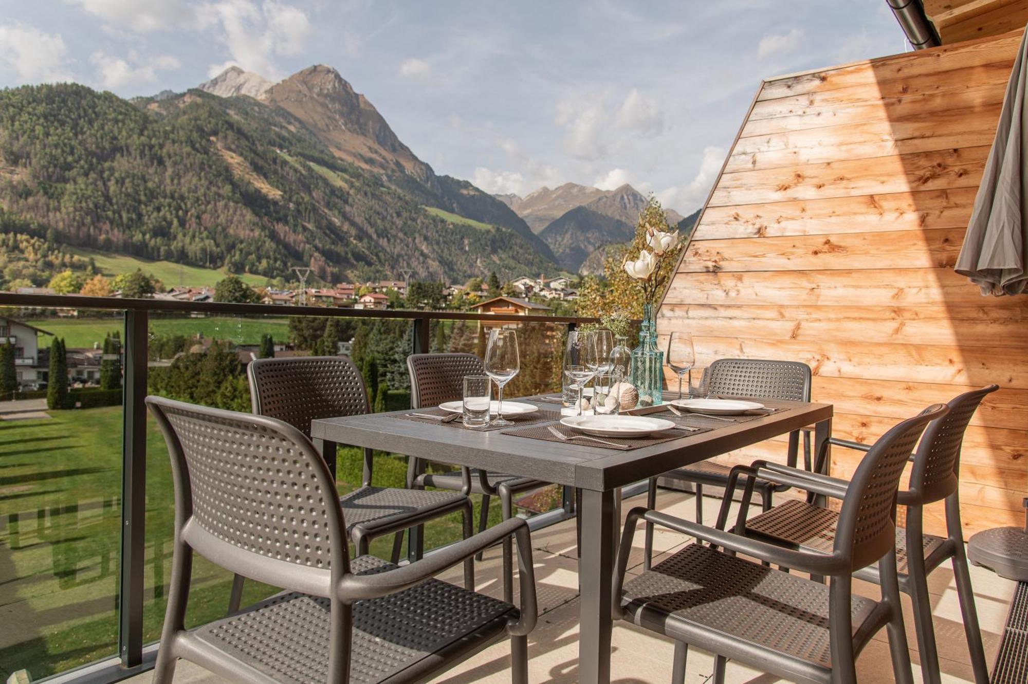 Alpenparks Montana Apartments Matrei in Osttirol Exterior photo